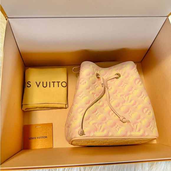 Louis Vuitton Limited edition Neonoe Stardust impriente pink shoulder bag - Picture 3 of 17